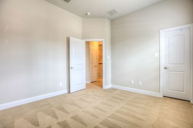 19 Cohasset Pl