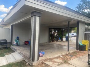 9615 Vale in San Antonio, TX - Building Photo - Building Photo
