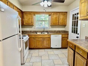 6880 Williamsburg Ct in Irvington, AL - Building Photo - Building Photo