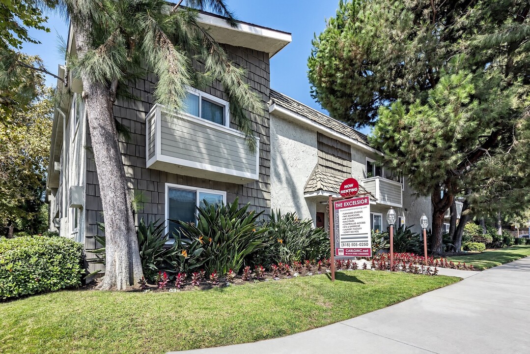 The Excelsior in Studio City, CA - Foto de edificio