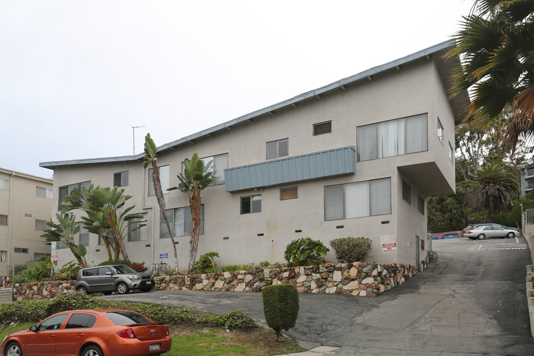 Tropicana Apartments in Los Angeles, CA - Building Photo