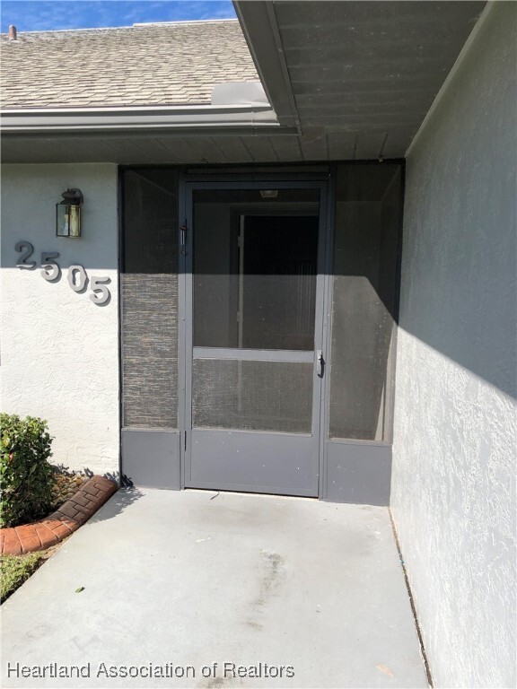 property at 2505 N Orangewood St