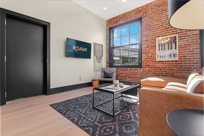 1148 S Peters St in New Orleans, LA - Foto de edificio - Building Photo