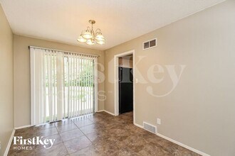 9313 Richmond Dr in Kansas City, MO - Building Photo - Building Photo