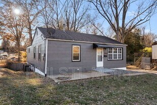 2546 Main St in Jennings, MO - Building Photo