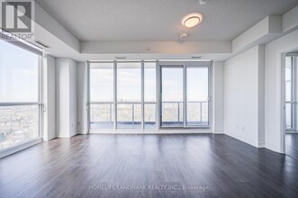 36-1236 Forest Manor Rd in Toronto, ON - Building Photo - Building Photo