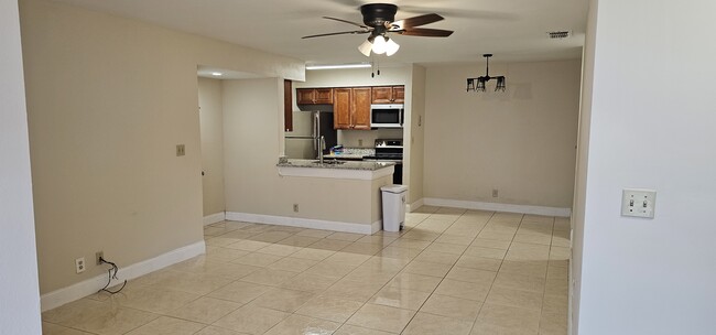 2866 S University Dr, Unit 5208 in Davie, FL - Building Photo - Building Photo