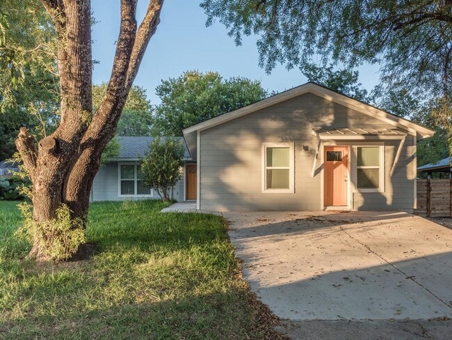 property at 2326 Deadwood Dr