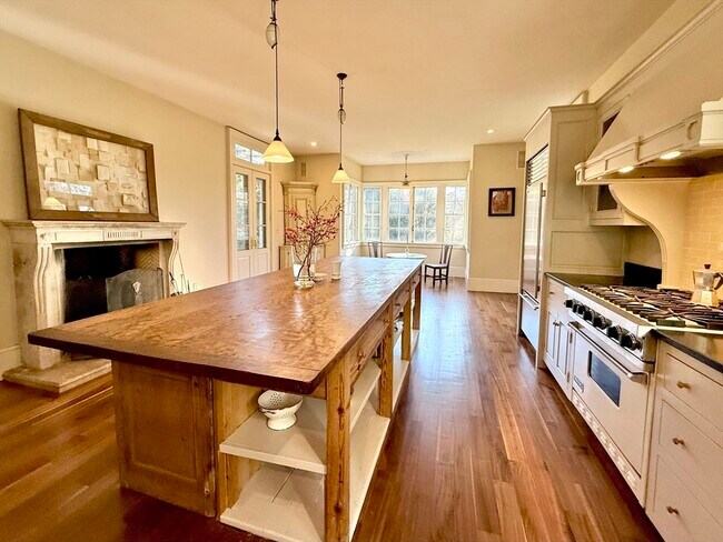 918 Hale St in Beverly, MA - Building Photo - Building Photo
