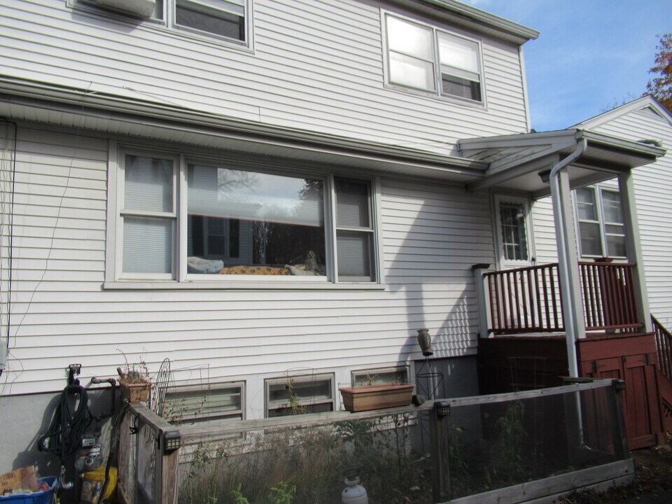 255 Fairfield Woods Rd in Fairfield, CT - Building Photo