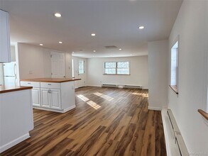 19 Quartz Ln-Unit -4 in Port Jervis, NY - Building Photo - Building Photo