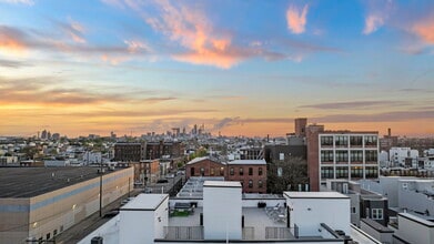 Cobblestone Lofts in Philadelphia, PA - Foto de edificio - Building Photo