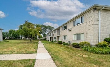 4113 Telegraph Rd in Bloomfield Hills, MI - Building Photo - Building Photo