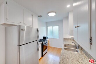 827 Lincoln Blvd in Santa Monica, CA - Building Photo - Building Photo