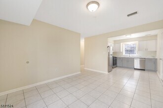 14 Birks Pl-Unit -1 in Newark, NJ - Foto de edificio - Building Photo