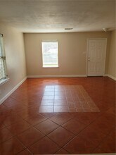 7915 Summerfern Ct in Cypress, TX - Foto de edificio - Building Photo