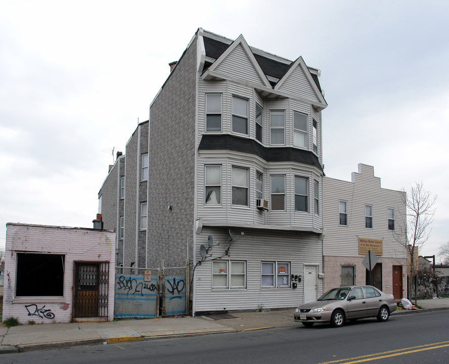 565 Main St in Paterson, NJ - Foto de edificio