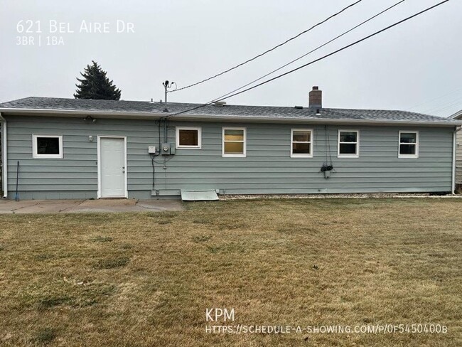 621 Bel Aire Dr in Rapid City, SD - Building Photo - Building Photo