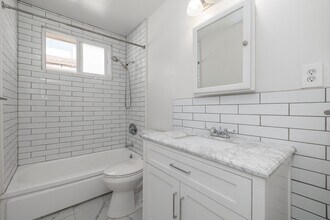 Blackburn Apartments in Los Angeles, CA - Building Photo - Interior Photo