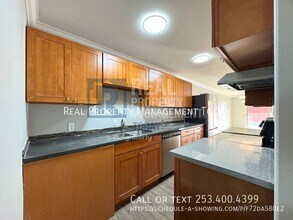 1111 SW 148th St in Burien, WA - Building Photo - Building Photo