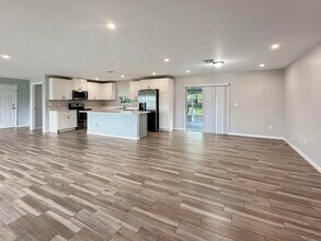 5407 Turnpike Feeder Rd in Fort Pierce, FL - Building Photo - Building Photo