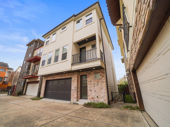 property at 1512 Thompson St