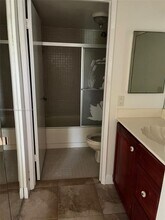 10255 NW 9th St Cir, Unit 105-7 in Doral, FL - Building Photo - Building Photo