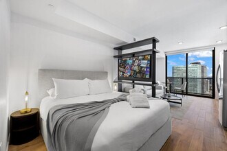 398 NE 5th St in Miami, FL - Building Photo - Building Photo