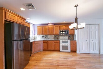 1635 Passyunk Ave in Philadelphia, PA - Building Photo - Building Photo