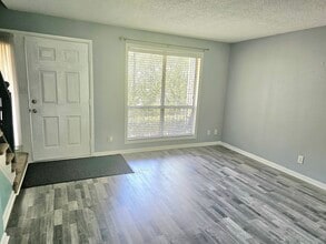 975 Surry Ln in Gastonia, NC - Foto de edificio - Building Photo