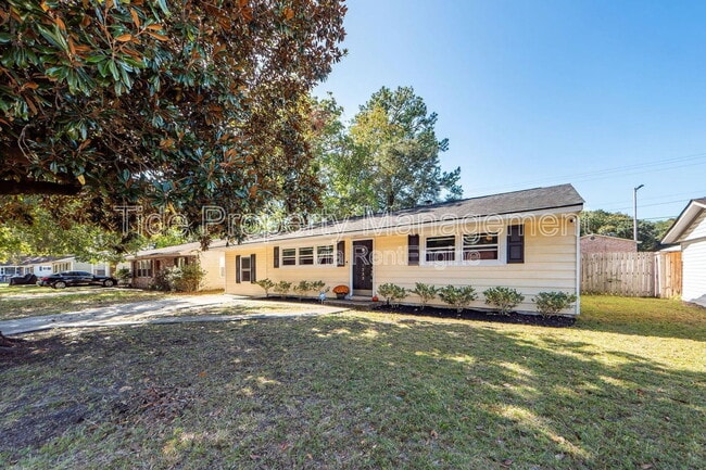1233 Hawthorne Cir in Hanahan, SC - Building Photo - Building Photo
