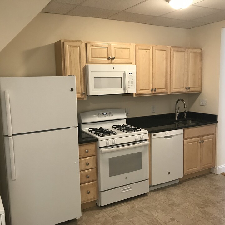 101 Boston Ave, Unit #1 in Medford, MA - Building Photo