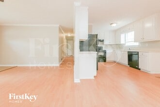 671 Rocky Point Rd in Covington, GA - Foto de edificio - Building Photo