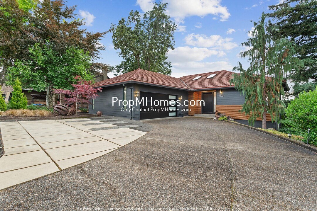 2123 Greene St in West Linn, OR - Building Photo