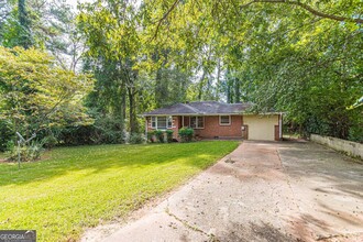 3405 Lark Ln in Decatur, GA - Building Photo - Building Photo