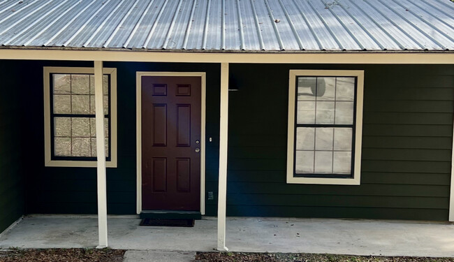 5637 Lumberjack Ln in Tallahassee, FL - Foto de edificio - Building Photo