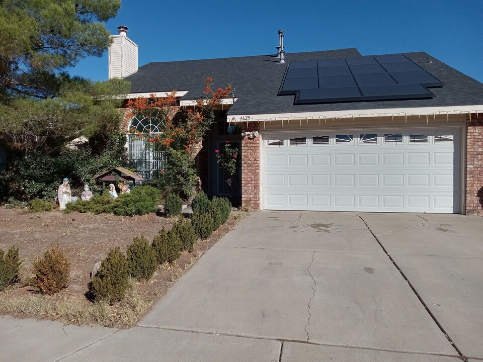 4625 Homestead Trail NW in Albuquerque, NM - Foto de edificio