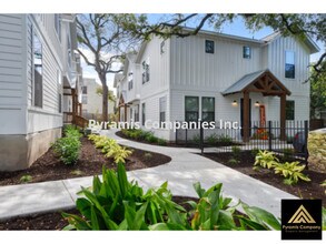 200 Melrose Pl in San Antonio, TX - Building Photo - Building Photo