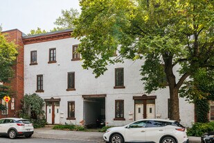 2592 Lionel-Groulx Av in Montréal, QC - Building Photo