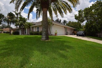10649 Versailles Blvd in Clermont, FL - Building Photo - Building Photo