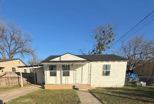 318 N Montague Ave in San Angelo, TX - Building Photo