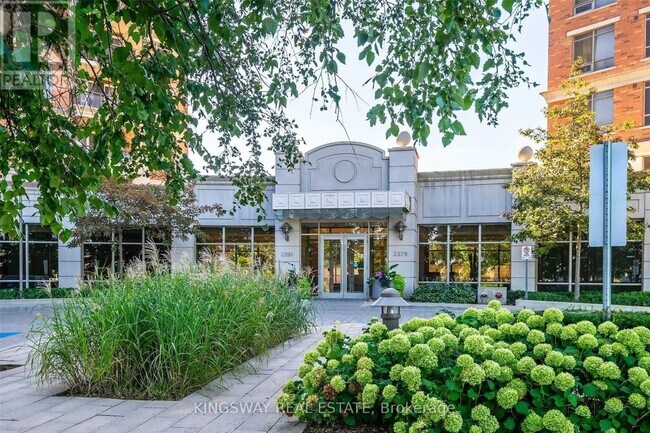 2391 Central Park Dr in Oakville, ON - Building Photo - Building Photo