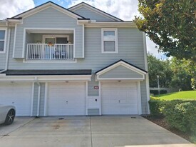 8192 Cabin Lake Cir in Jacksonville, FL - Building Photo