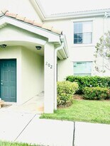 116 SW Peacock Blvd in Port St. Lucie, FL - Building Photo