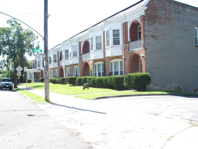 Summit Place in St. Joseph, MO - Foto de edificio - Building Photo