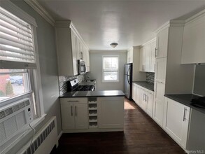 59 Carpenter Ave in Mt Kisco, NY - Building Photo - Building Photo