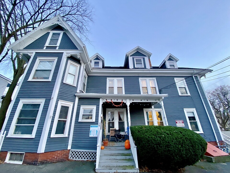 185 Beacon St, Unit 3 in Somerville, MA - Foto de edificio