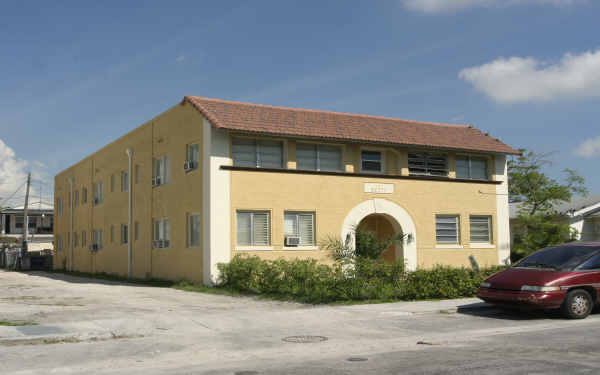 2271 SW 9th St in Miami, FL - Building Photo - Building Photo