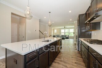 604 Tudor Park Way in Charlotte, NC - Foto de edificio - Building Photo