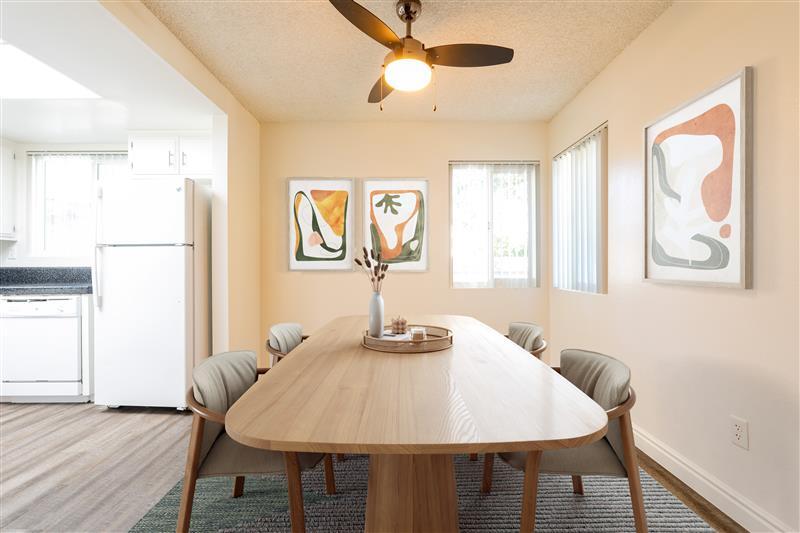 1130 Meadow Lake Dr, Unit 06 in Vista, CA - Building Photo